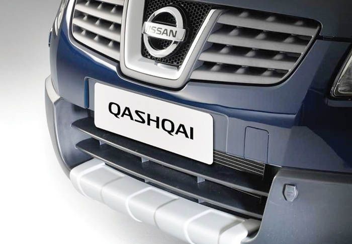 Διακοσμητικό εμπρός προφυλακτήρα για Nissan Qashqai, που τονίζει το διττό χαρακτήρα του.